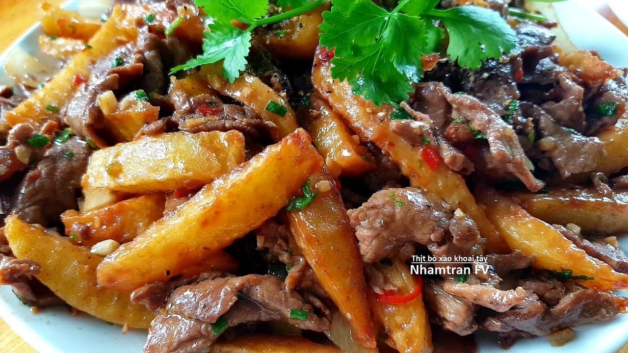 Bò xào hành tây khoai tây