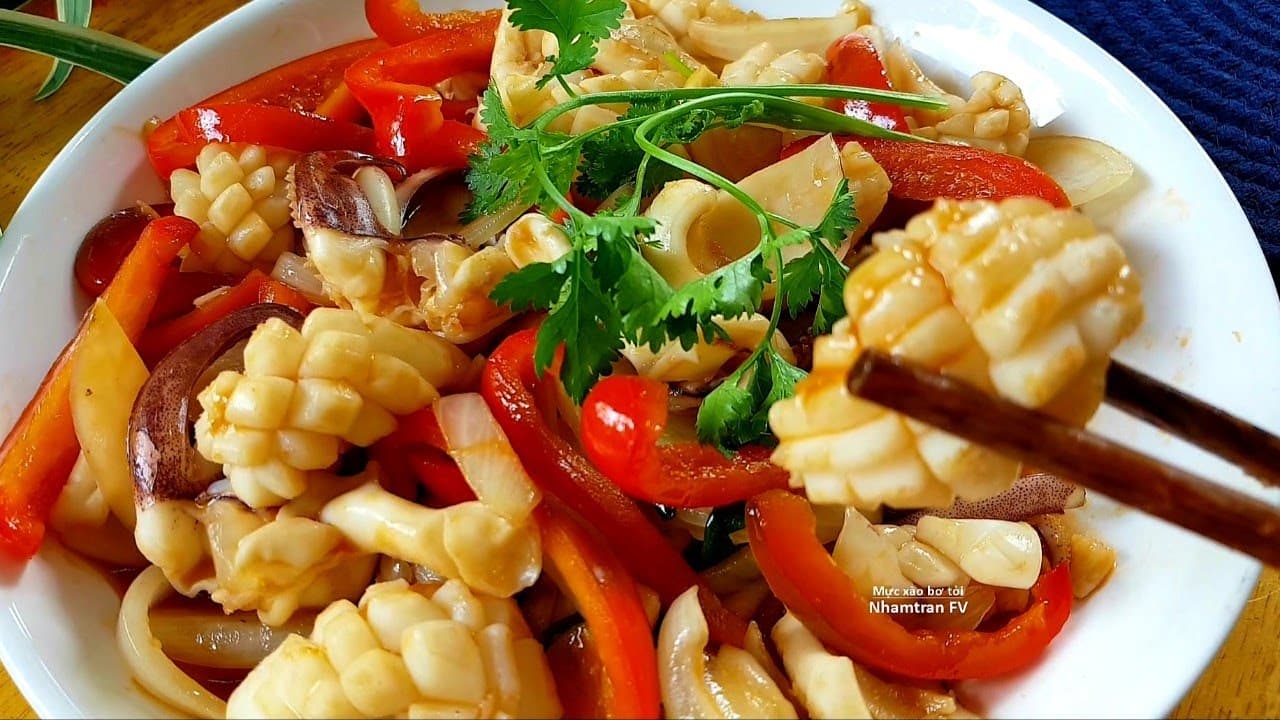 Mực xào bơ tỏi