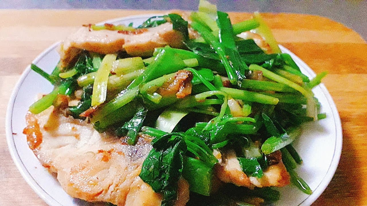 Cá Chép Giòn Xào Cần Tỏi
