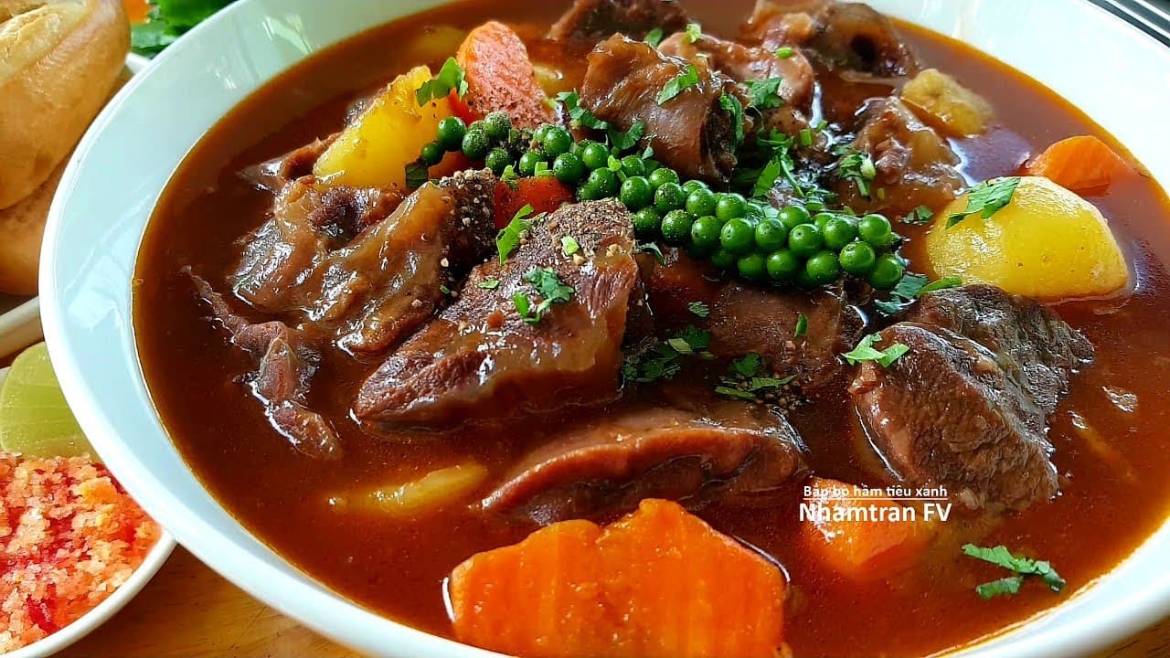 Bắp bò hầm tiêu xanh