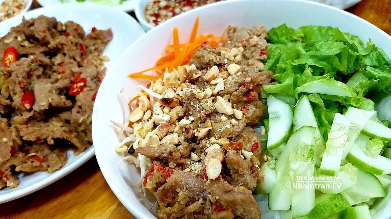 Bún Bò Xào Sả