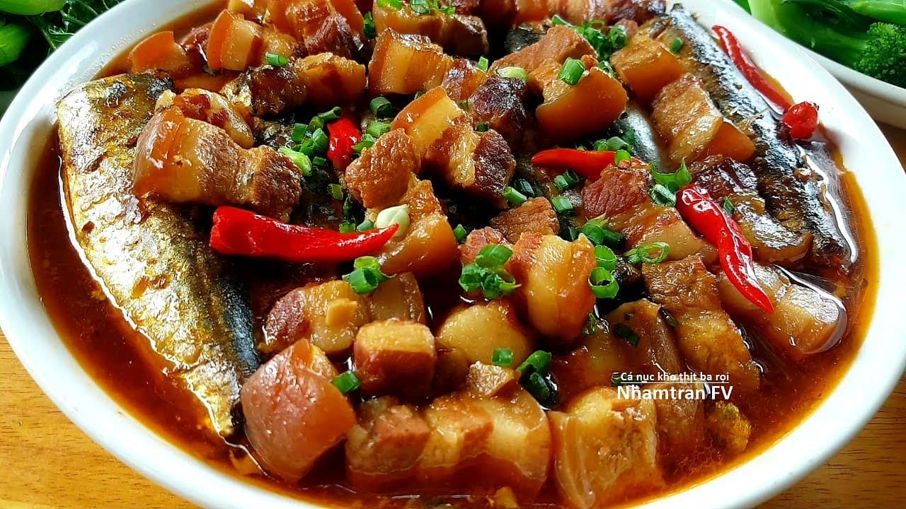 Cá Nục Kho Thịt Ba Chỉ