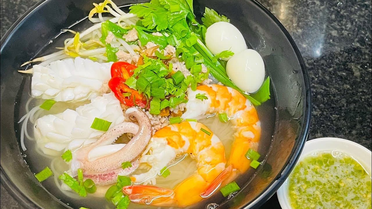 Hủ Tiếu Tôm Mực