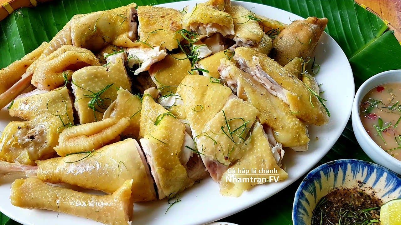 Gà hấp lá chanh
