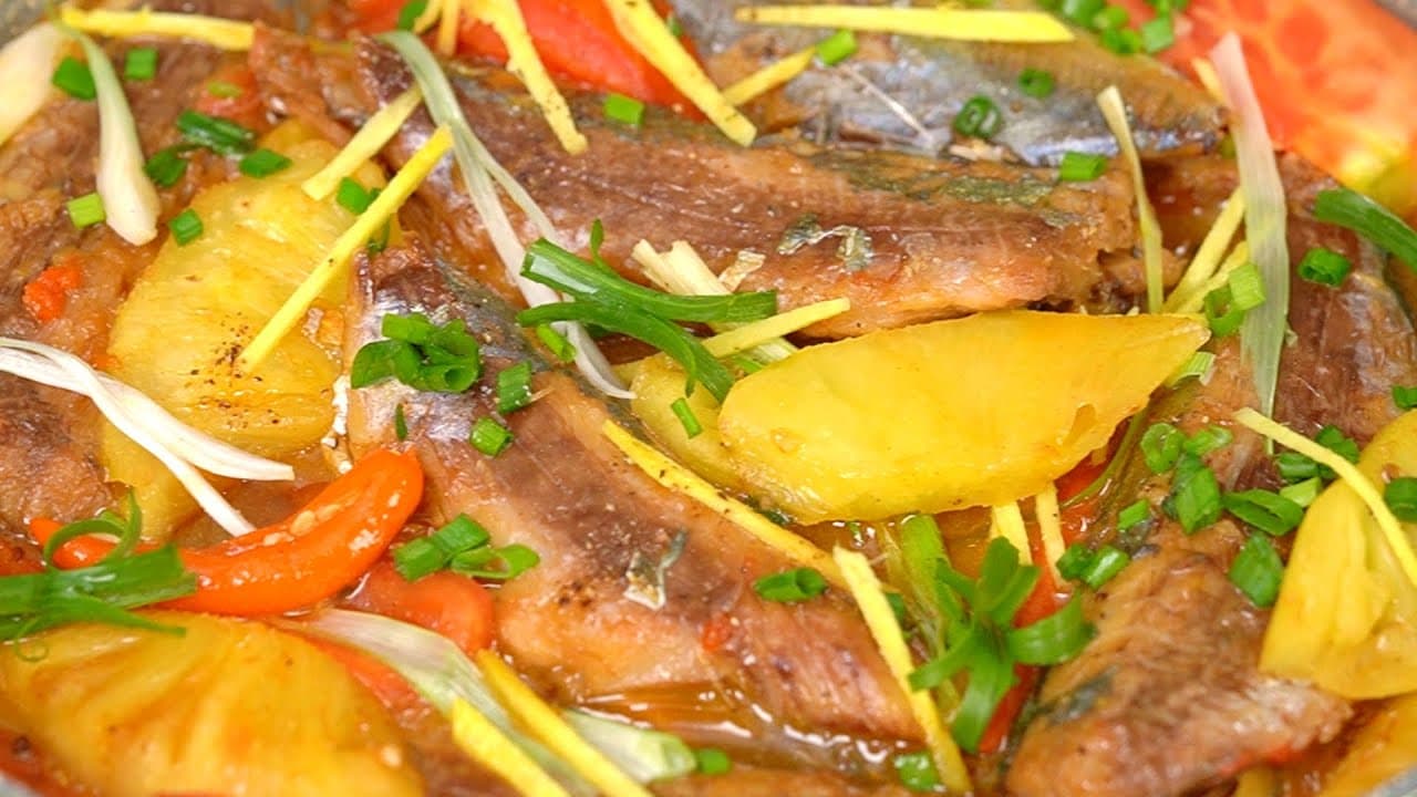 Cá nục kho dứa