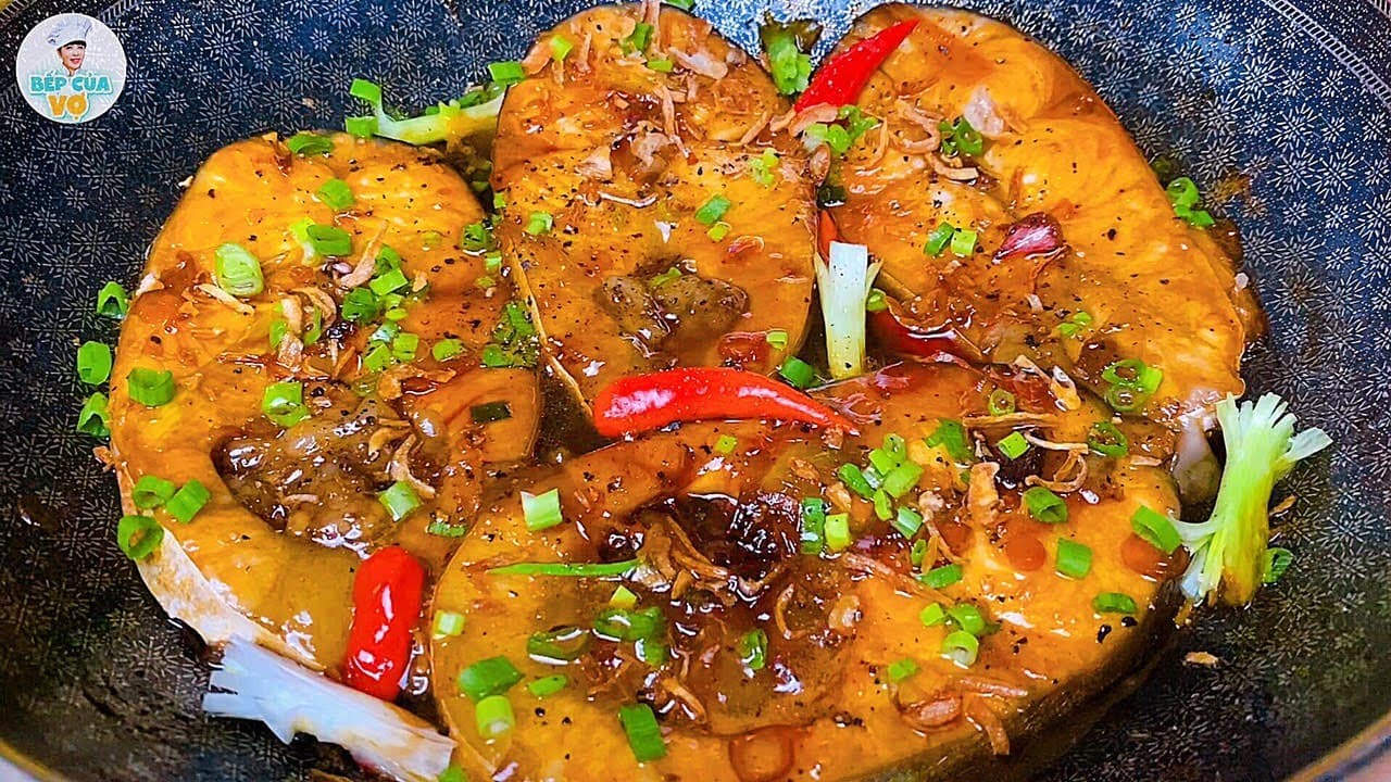 Cá bông lau kho nước màu