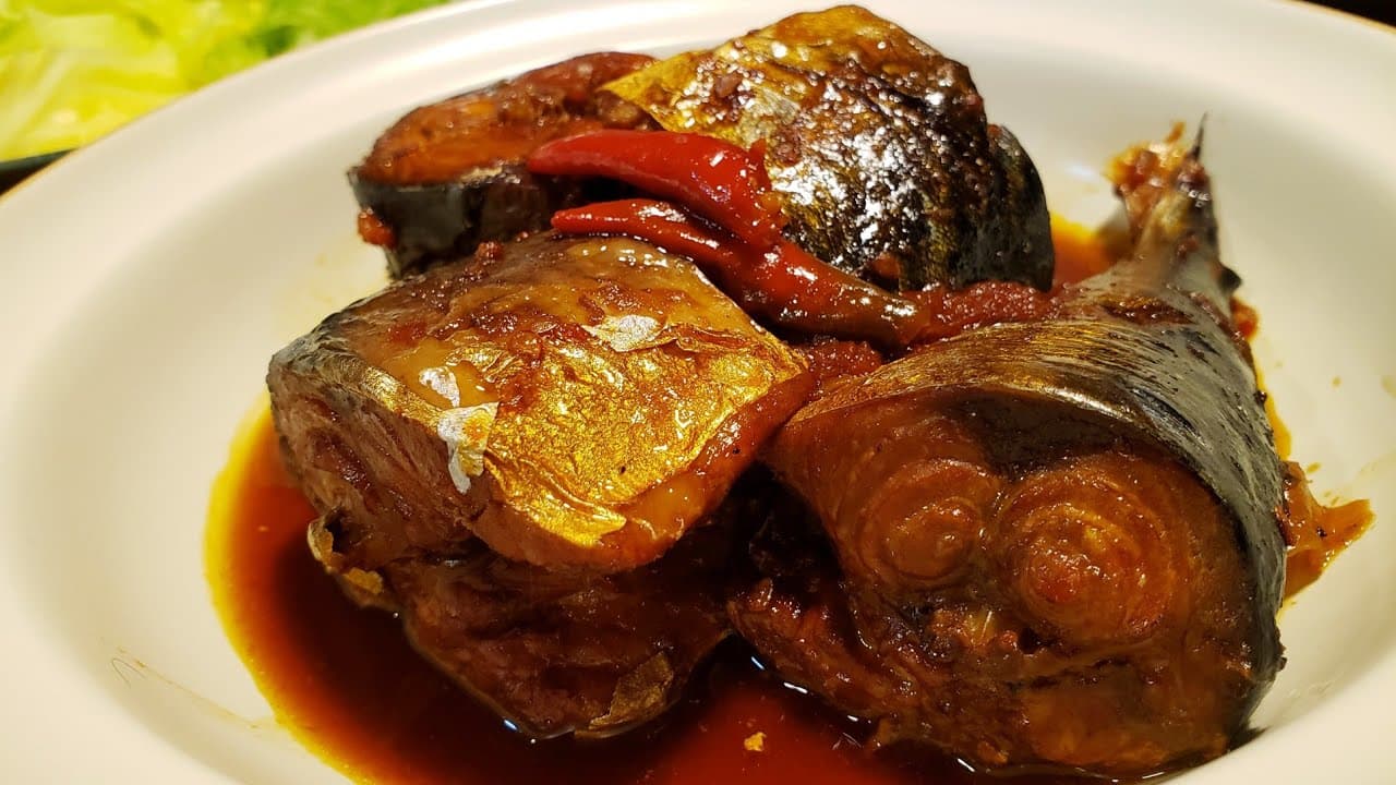 Cá saba kho cà chua