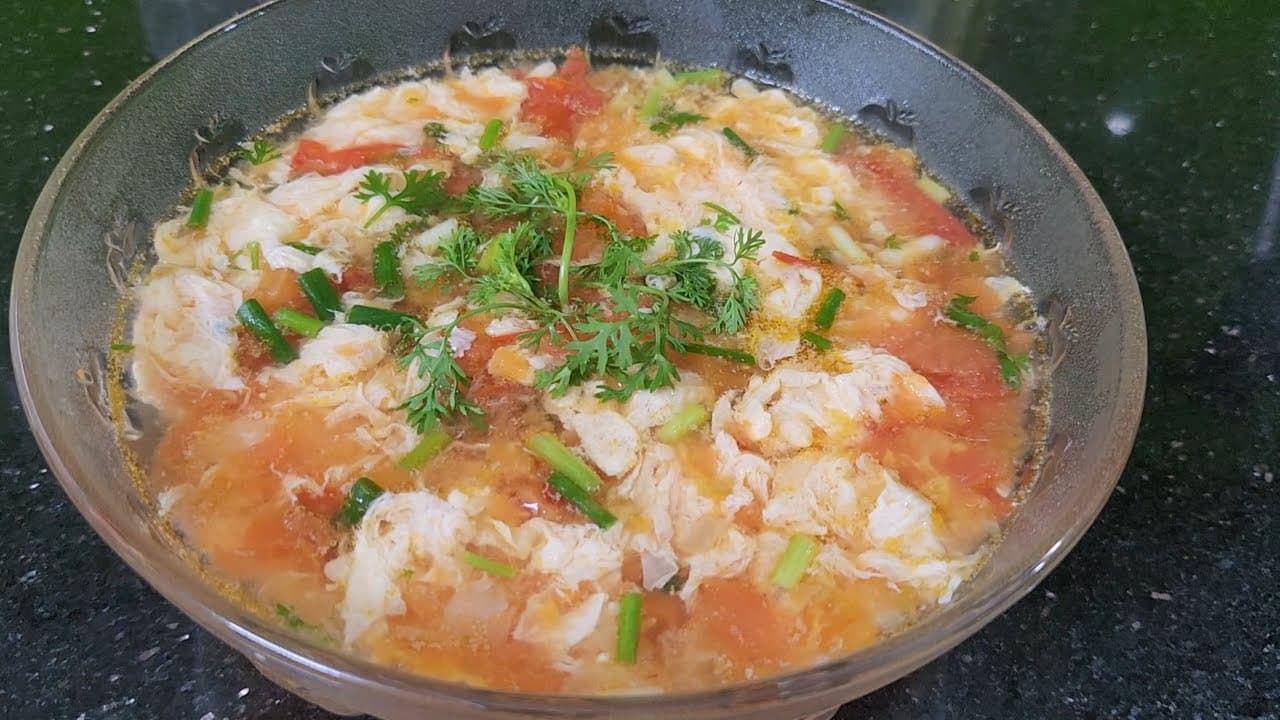 Canh cà chua bi nấu trứng