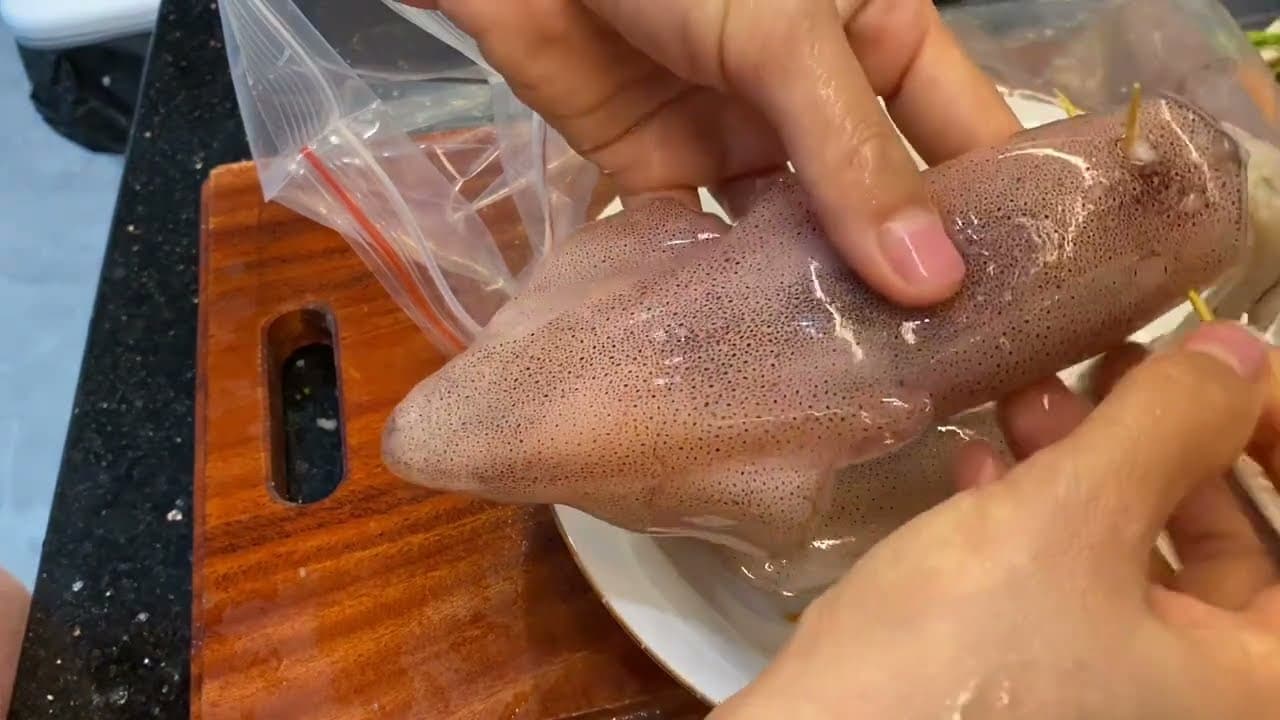 Mực Nhồi Thịt Rim Dầu Hào