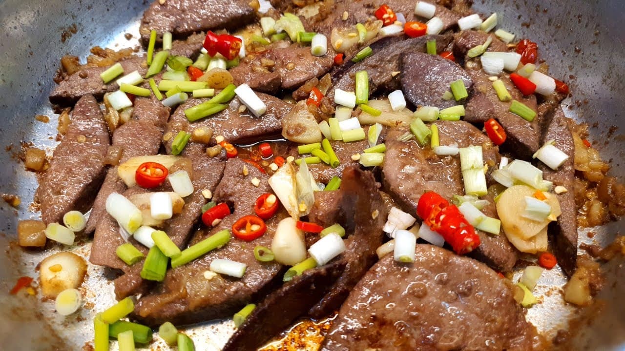 Gan lợn xào tỏi