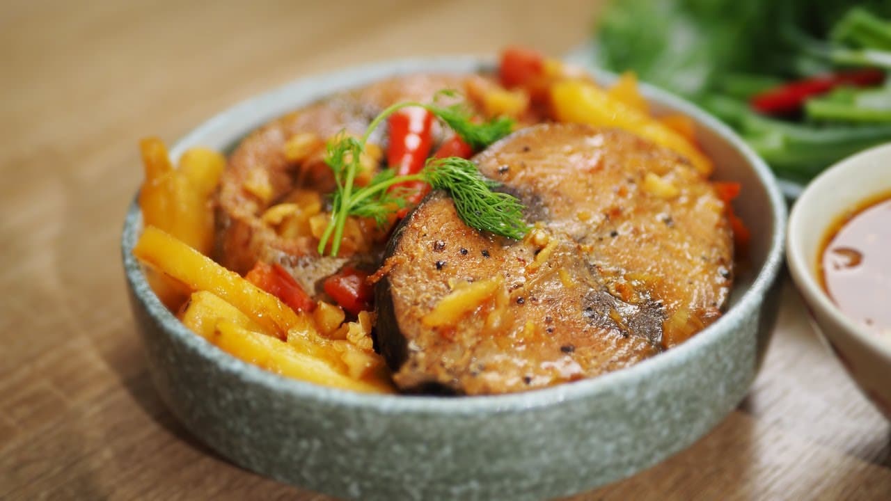 Cá Ngừ Kho Thơm Cà Chua