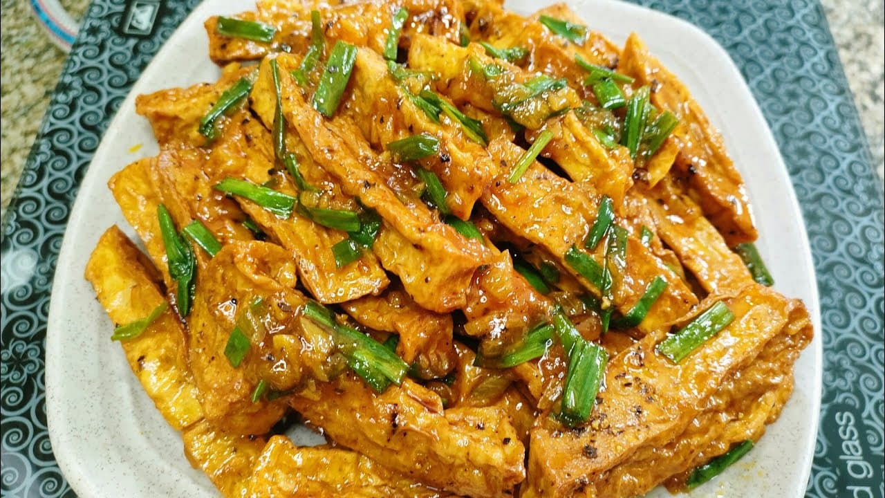 Chả lụa rim nước mắm