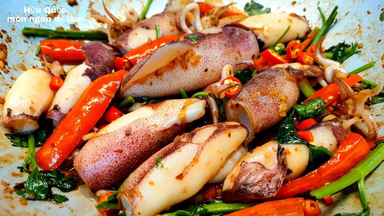 Mực xào cay