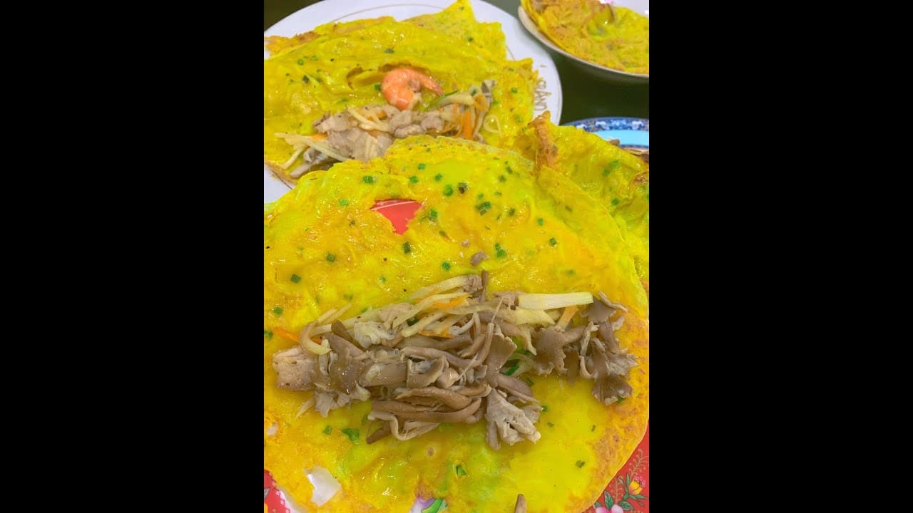 Bánh Xèo Nấm Nhân Thịt