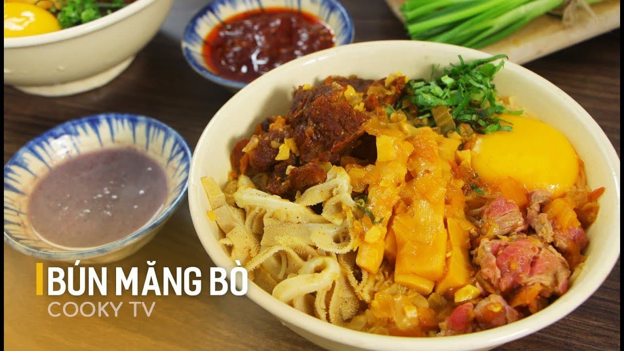 Bún Bò Mọc Măng