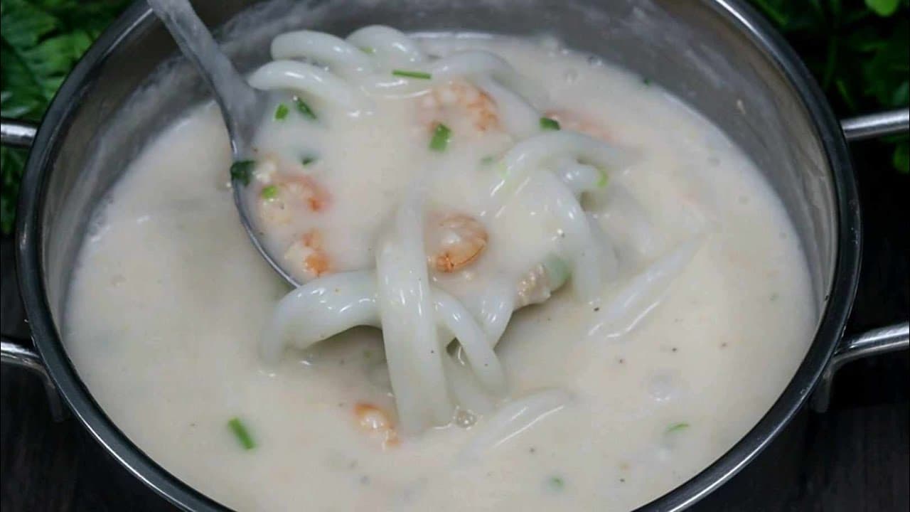 Bánh Canh Tôm Nước Cốt Dừa
