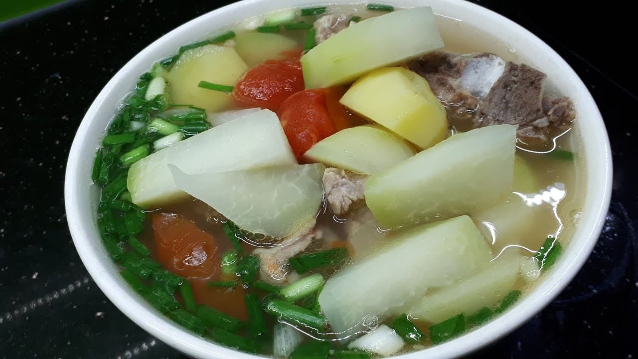 Canh su hào nấu xương