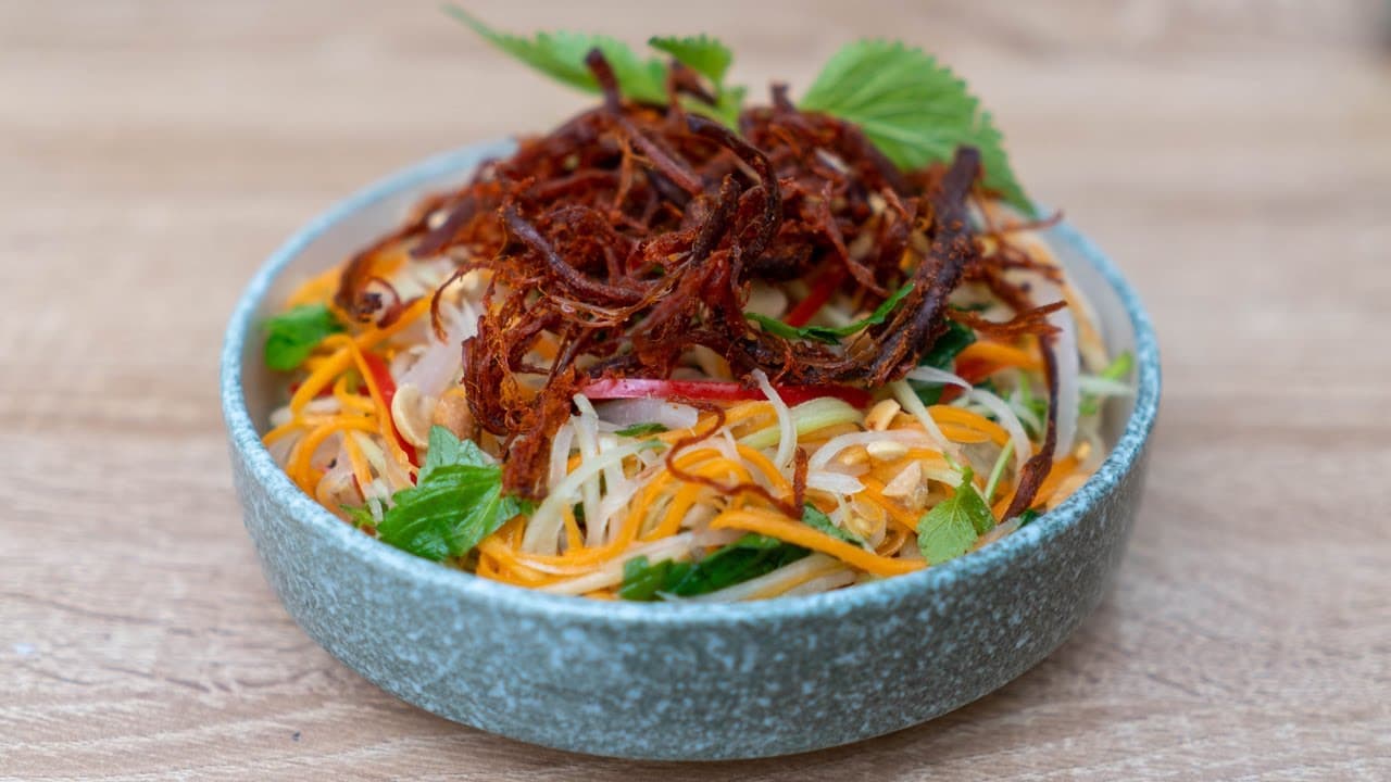Nộm đu đủ bò khô