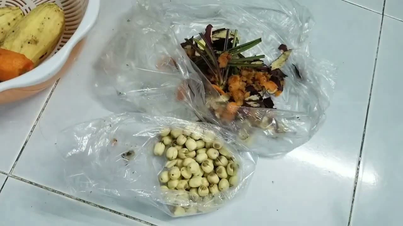 Canh Củ Dền Hạt Sen