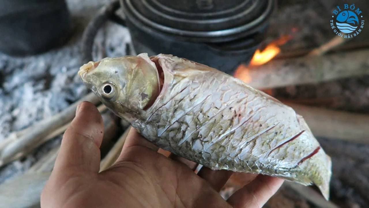 Canh cá chép măng chua