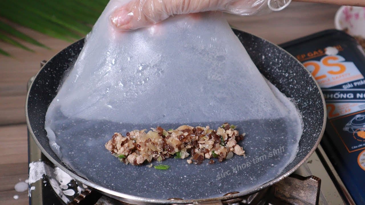 Bánh cuốn cơm nguội