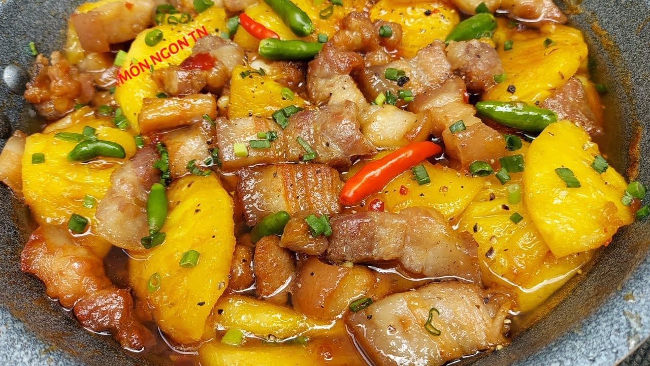 Thịt ba chỉ kho dứa