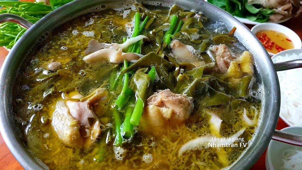 Lẩu gà lá giang