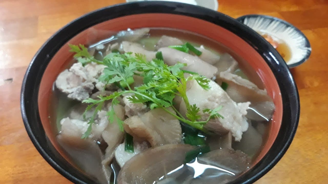 Canh Củ Cải Muối Nấu Đuôi Heo
