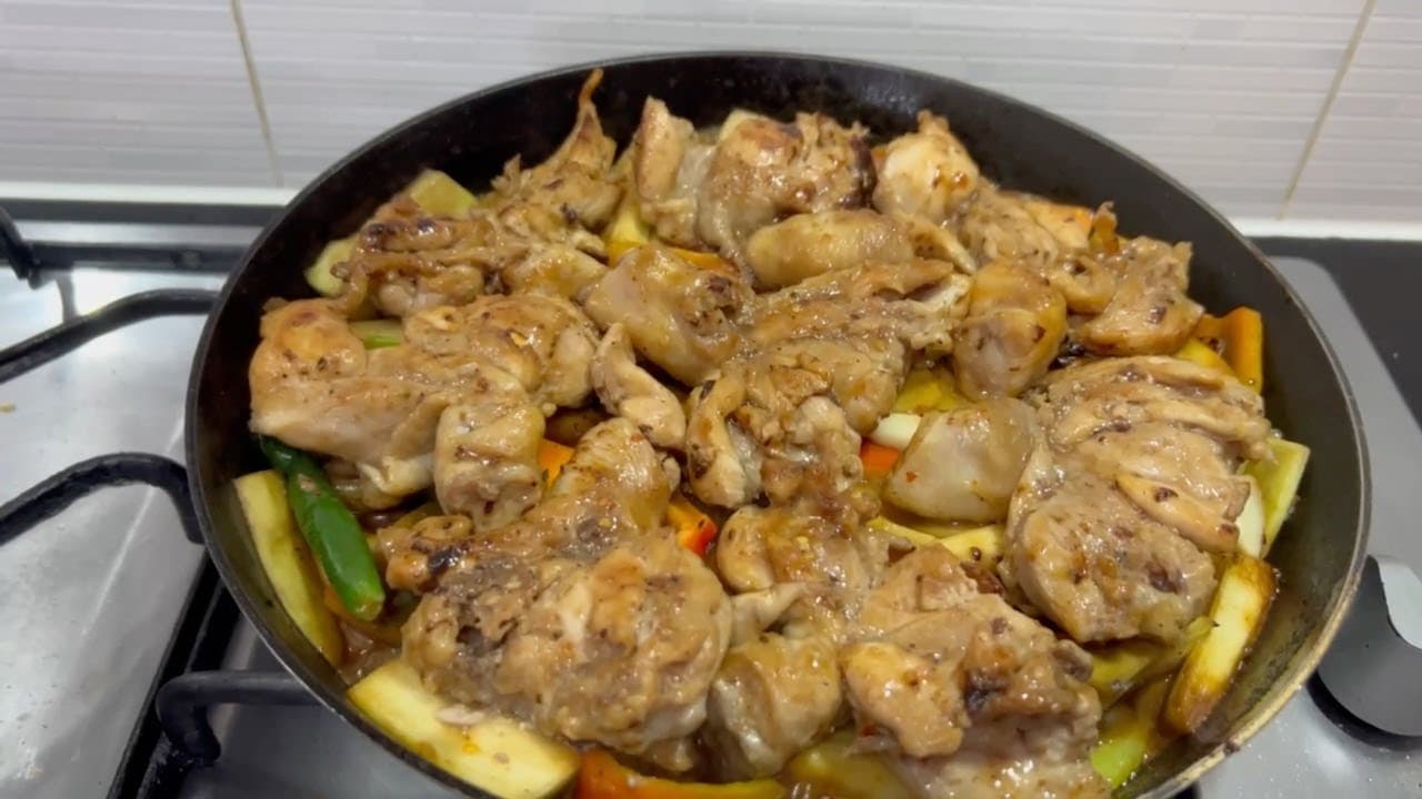 Cơm gà nướng rau củ